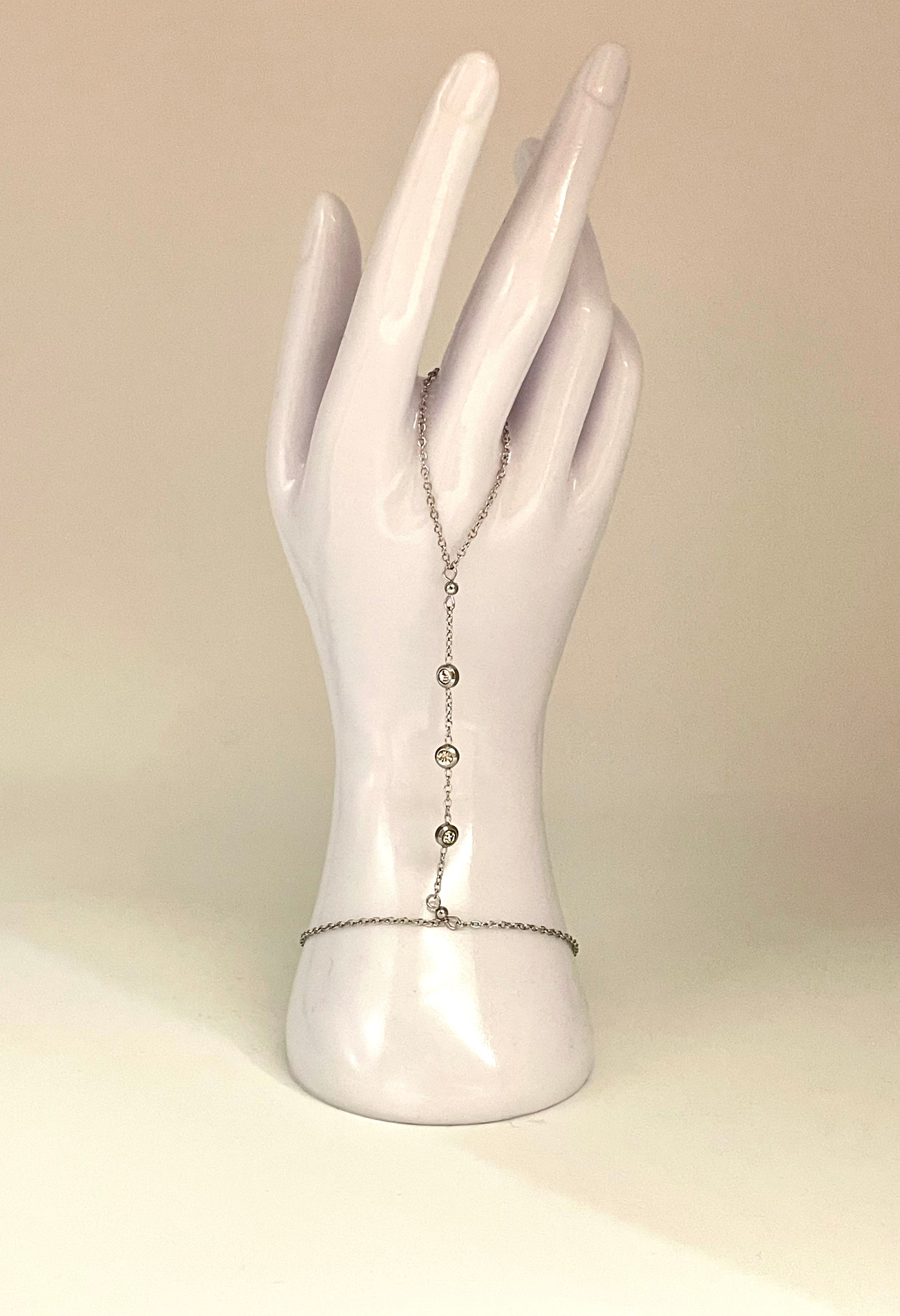 Sarah hand chain