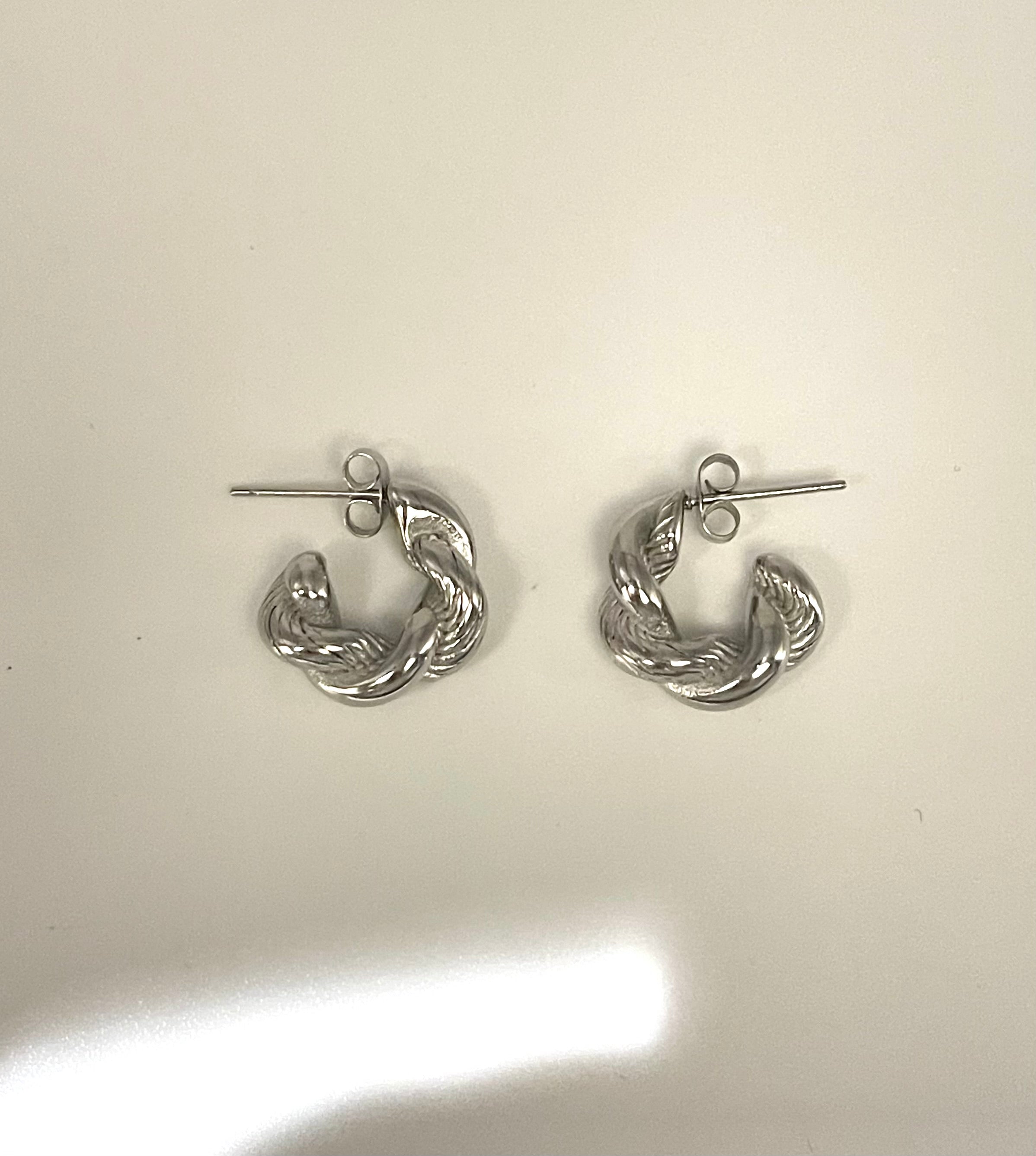 Small Knot earrings